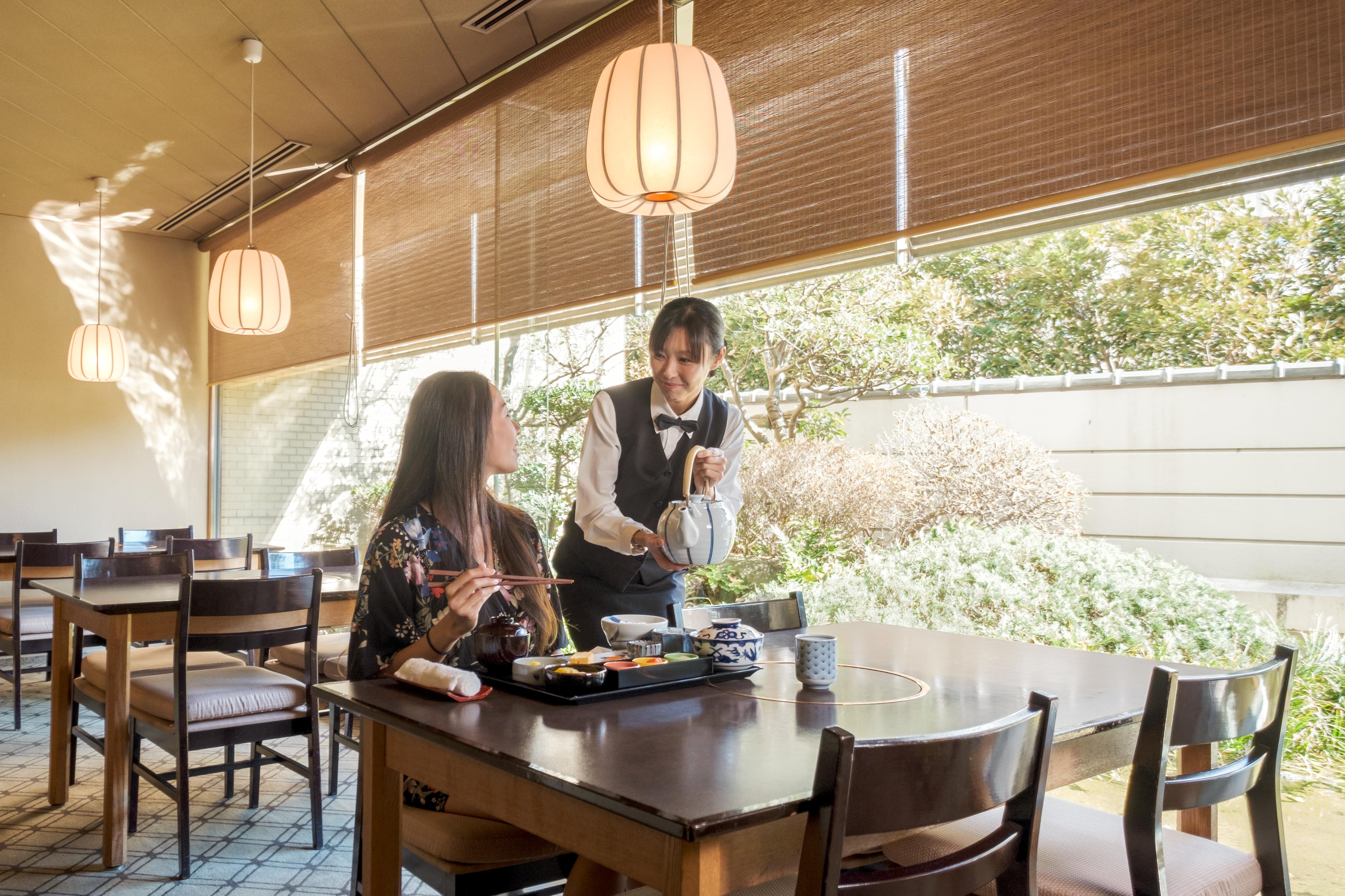 Hotel Okura Tokyo Bay Urajaszu Kültér fotó A restaurant in Japan