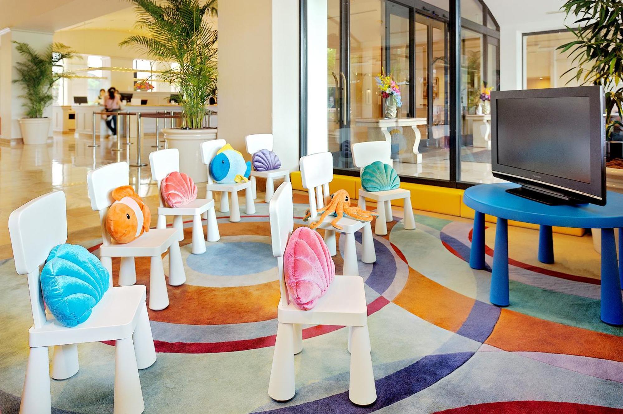 Hotel Okura Tokyo Bay Urajaszu Kültér fotó Children's area