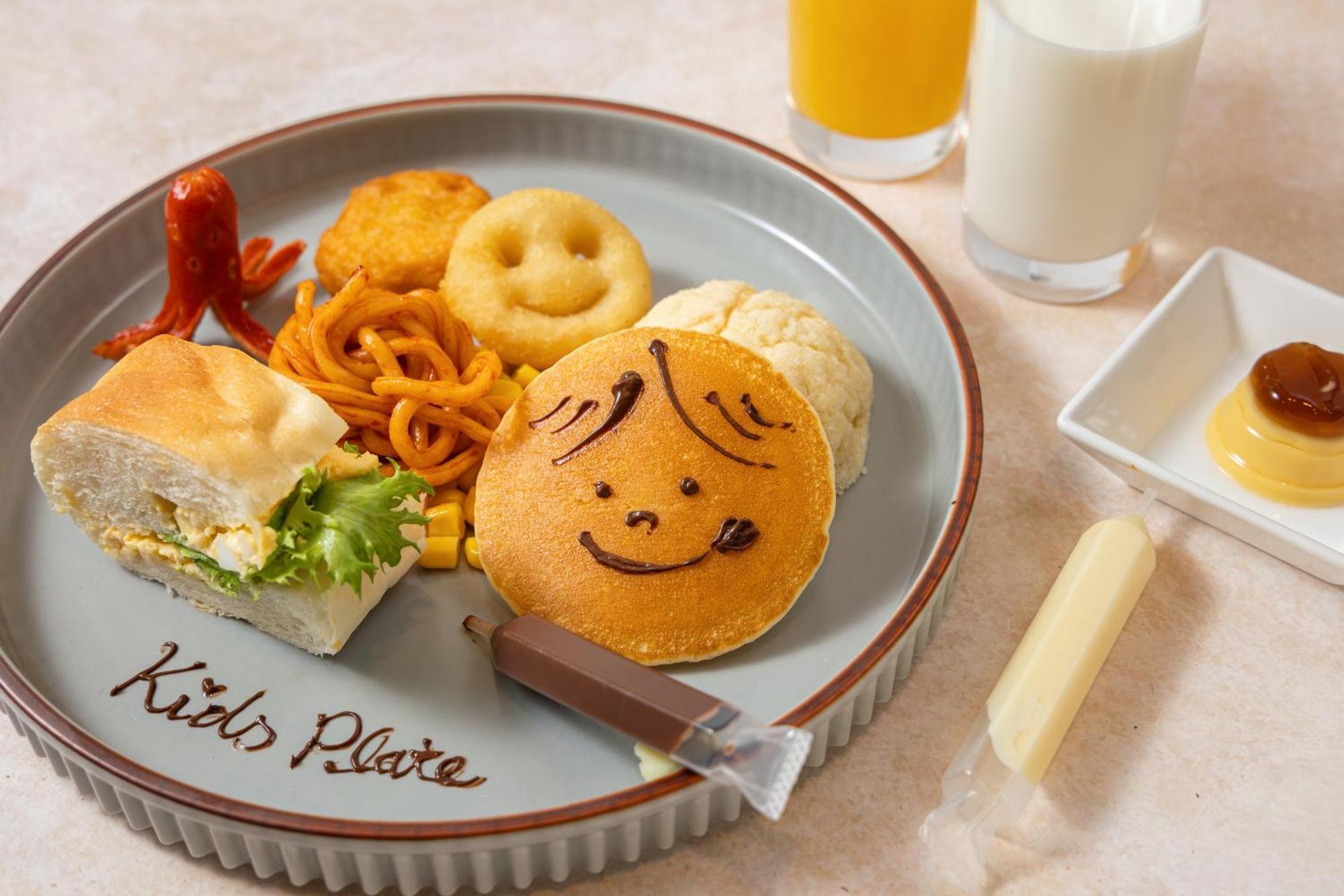 Hotel Okura Tokyo Bay Urajaszu Kültér fotó A meal at the Cat Cafe