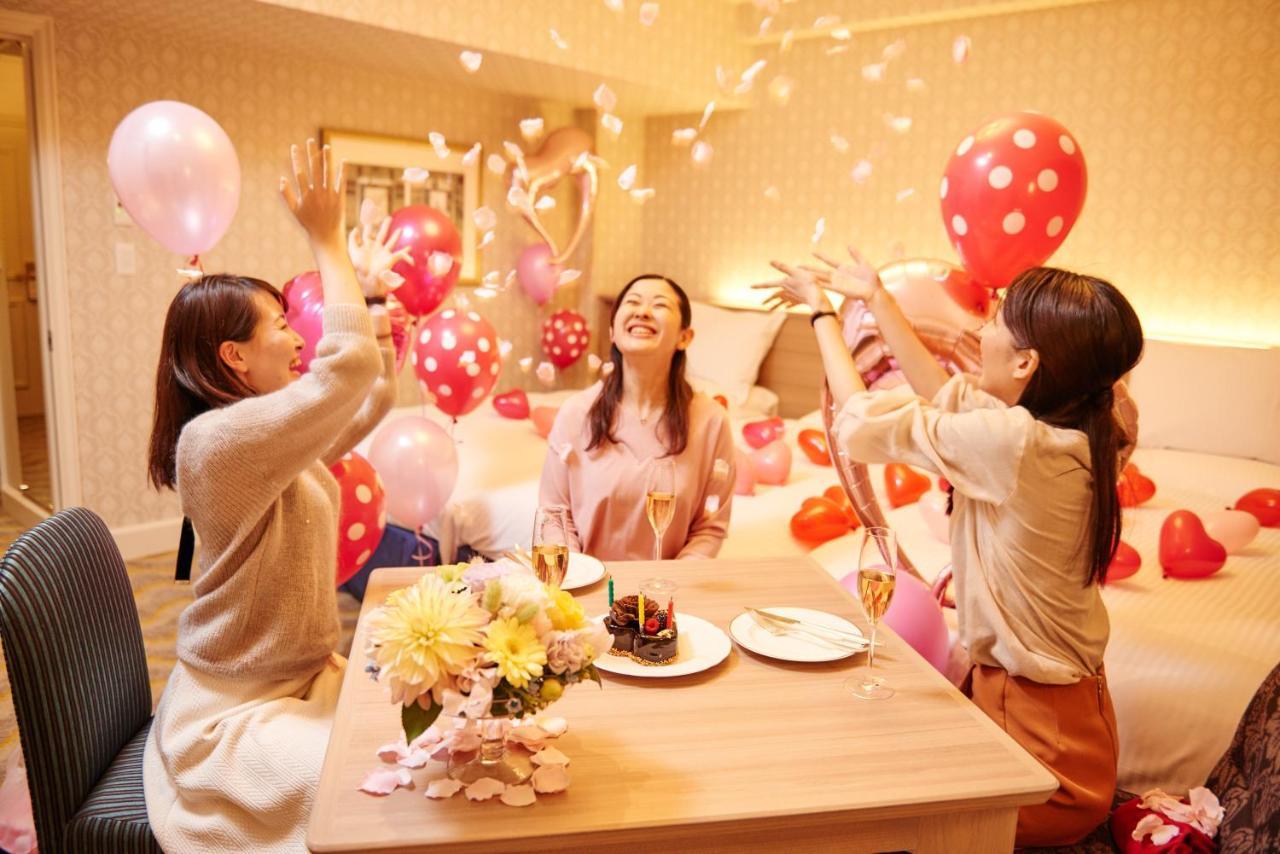Hotel Okura Tokyo Bay Urajaszu Kültér fotó A party in Japan